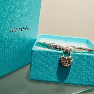❤️SALE❤️Rare Authentic Tiffany & Co. Padlock Heart Bangle Bracelet